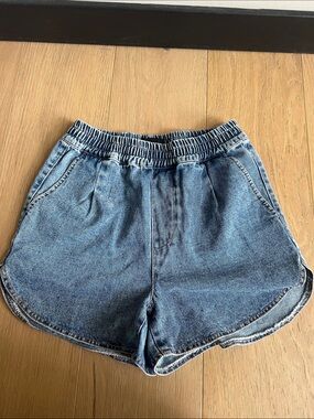 Vero Moda Light Blue Elastic-Waist Denim Shorts